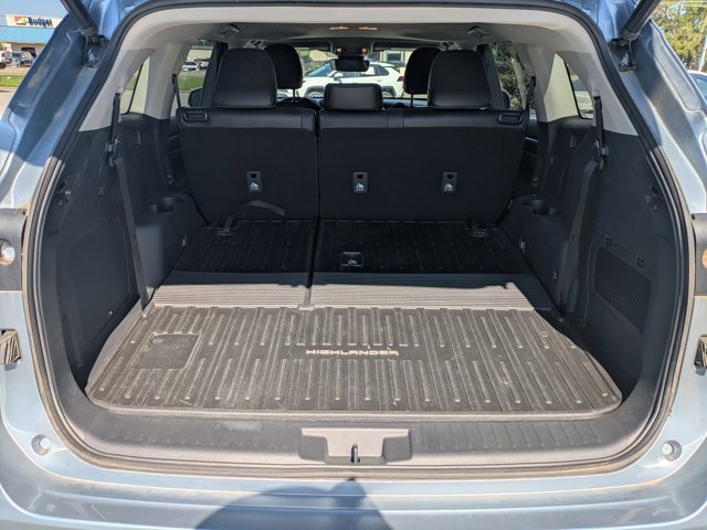 Used 2021 Toyota Highlander Limited image 13
