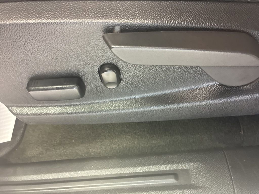 Used 2018 GMC Canyon SLT w/ Driver Alert Package AWD/4WD image 16