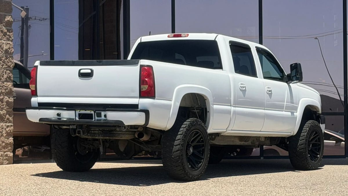 Used 2004 Chevrolet Silverado 2500 LT RWD image 14
