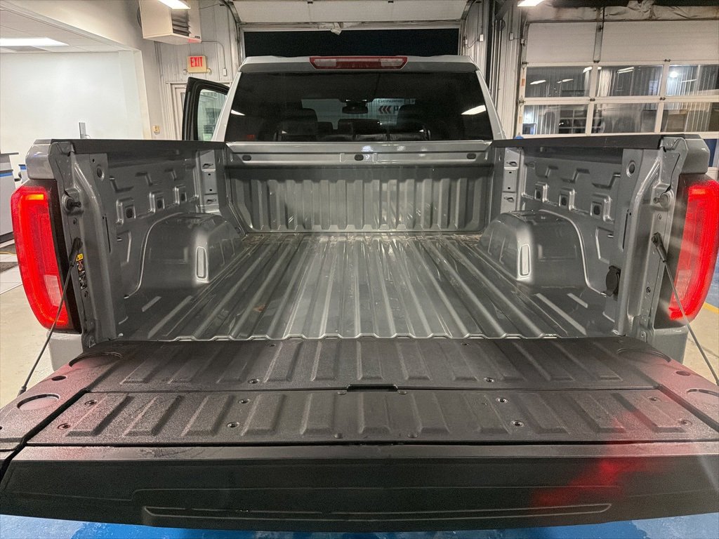 Used 2026 GMC Sierra 1500 SLT image 10