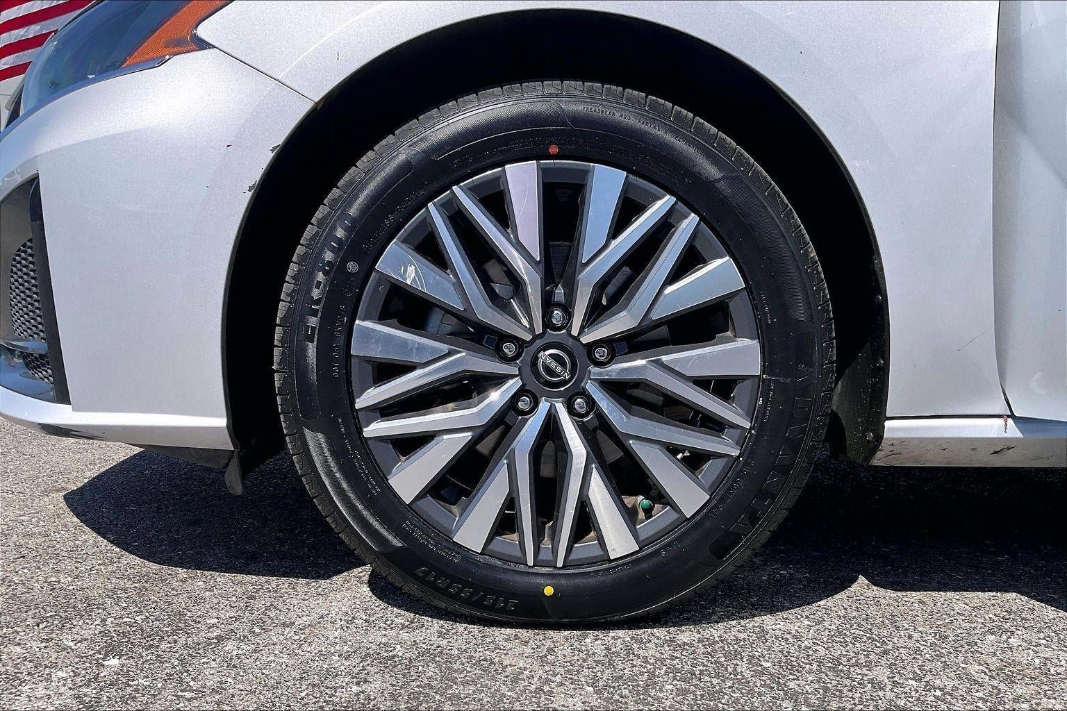 Used 2024 Nissan Altima 2.5 SV AWD/4WD image 11