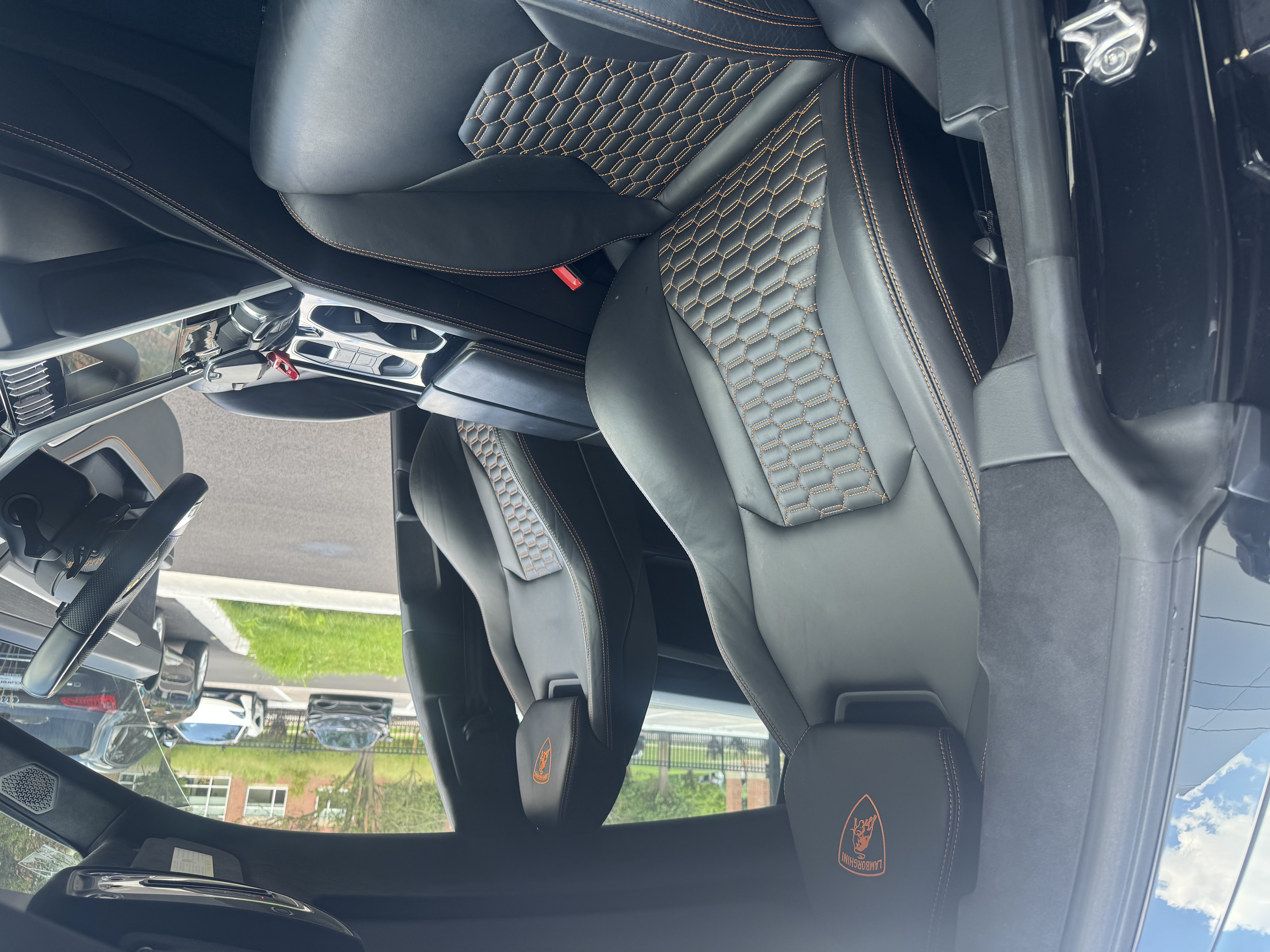 Used 2020 Lamborghini Urus AWD/4WD image 12