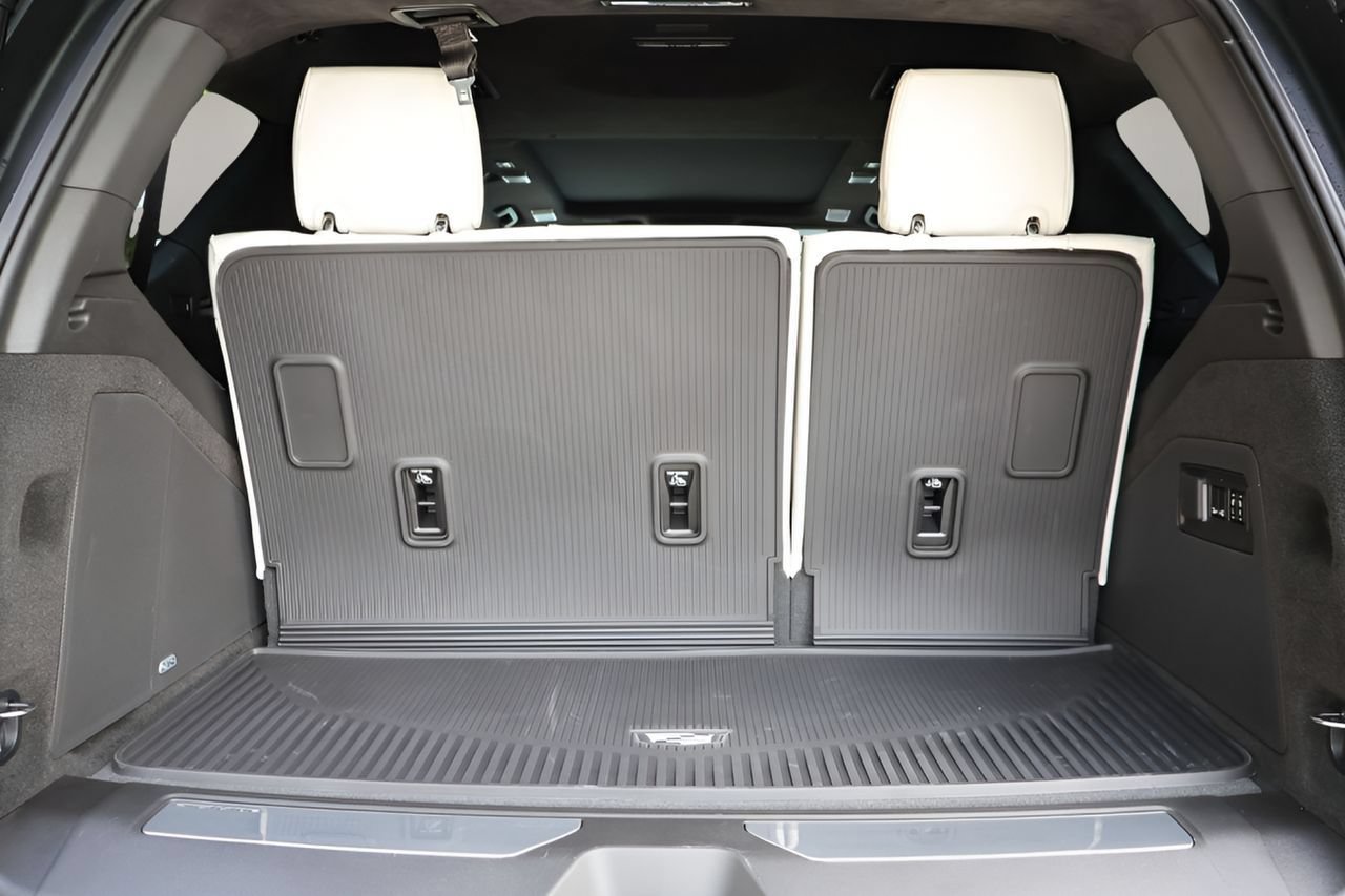 Used 2026 Cadillac Escalade Platinum Sport w/ LPO, ONYX Package AWD/4WD image 20