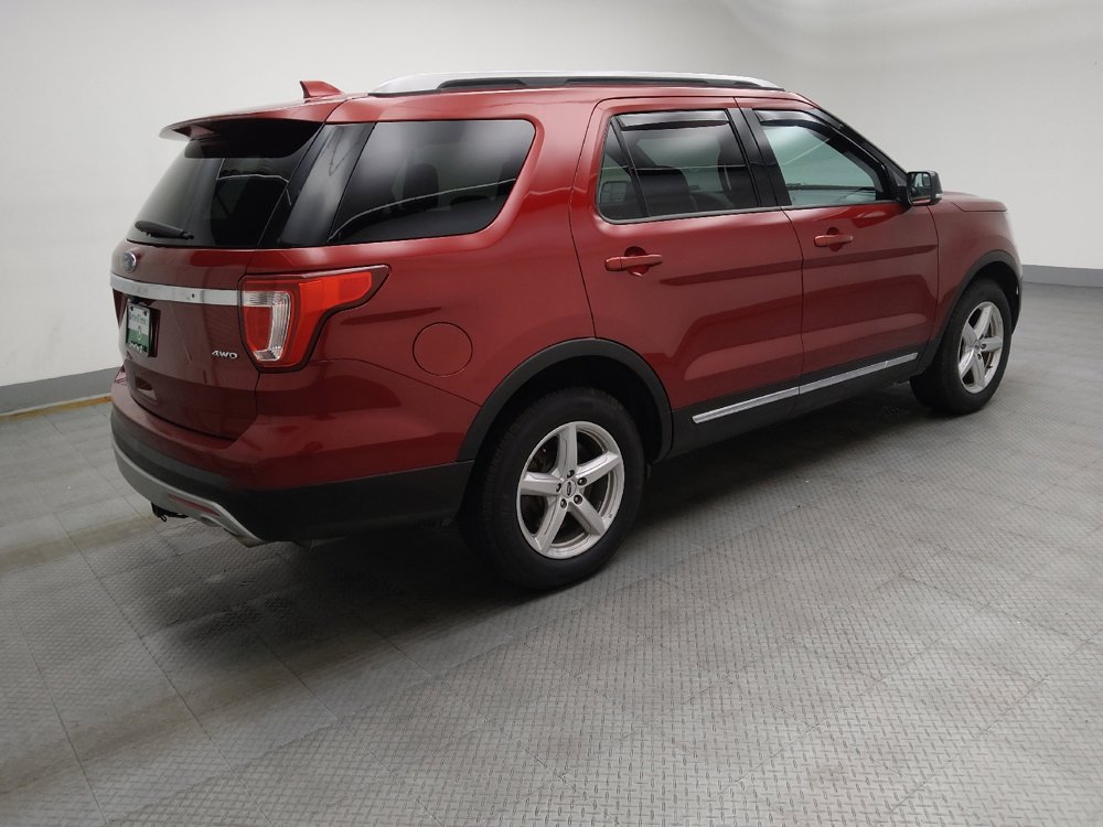 Used 2017 Ford Explorer XLT AWD/4WD image 10