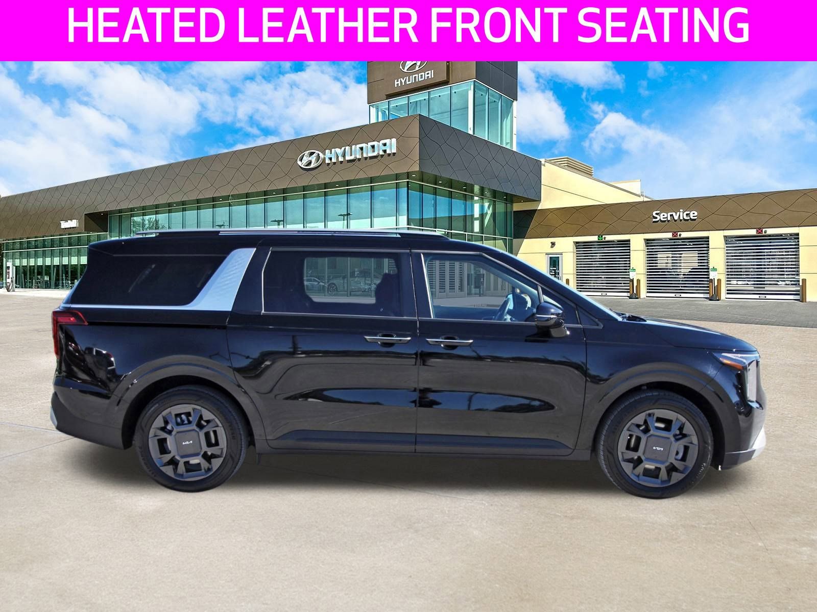 Used 2025 Kia Carnival EX image 4