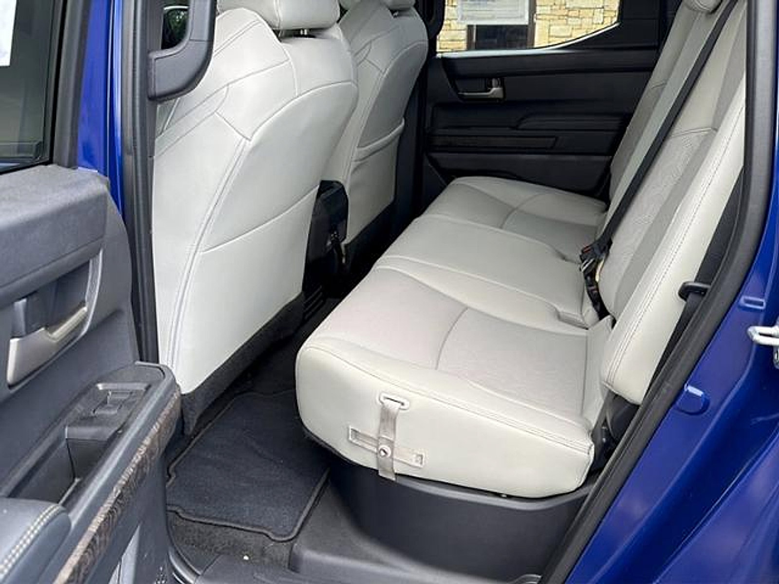 Used 2024 Toyota Tacoma Limited w/ Limited Package (LT) AWD/4WD image 12