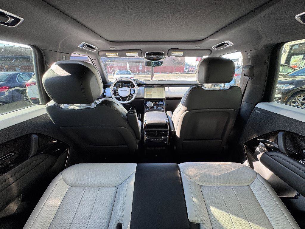Used 2023 Land Rover Range Rover Sport SE Dynamic image 11