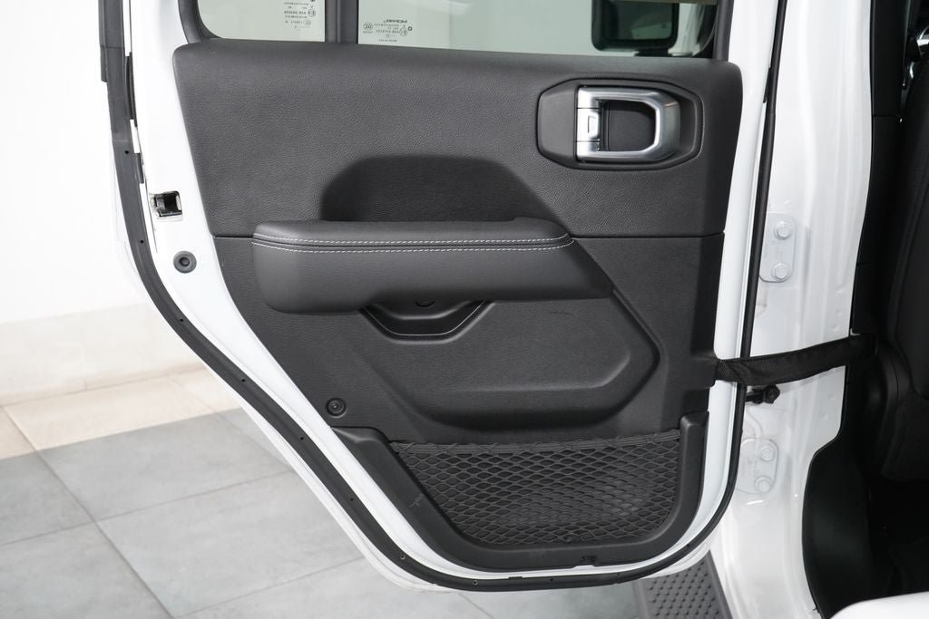 Used 2023 Jeep Wrangler Unlimited Sahara w/ Cold Weather Group AWD/4WD image 23