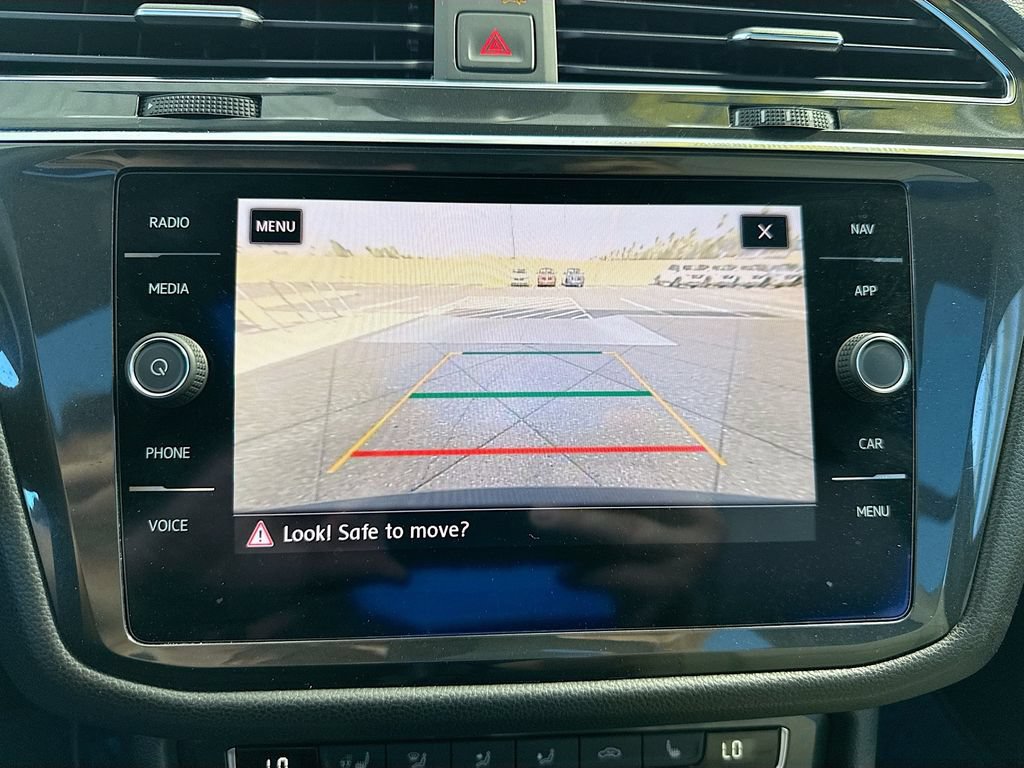 Used 2019 Volkswagen Tiguan SEL Premium R-Line w/ 3rd Row Seat Package AWD/4WD image 15