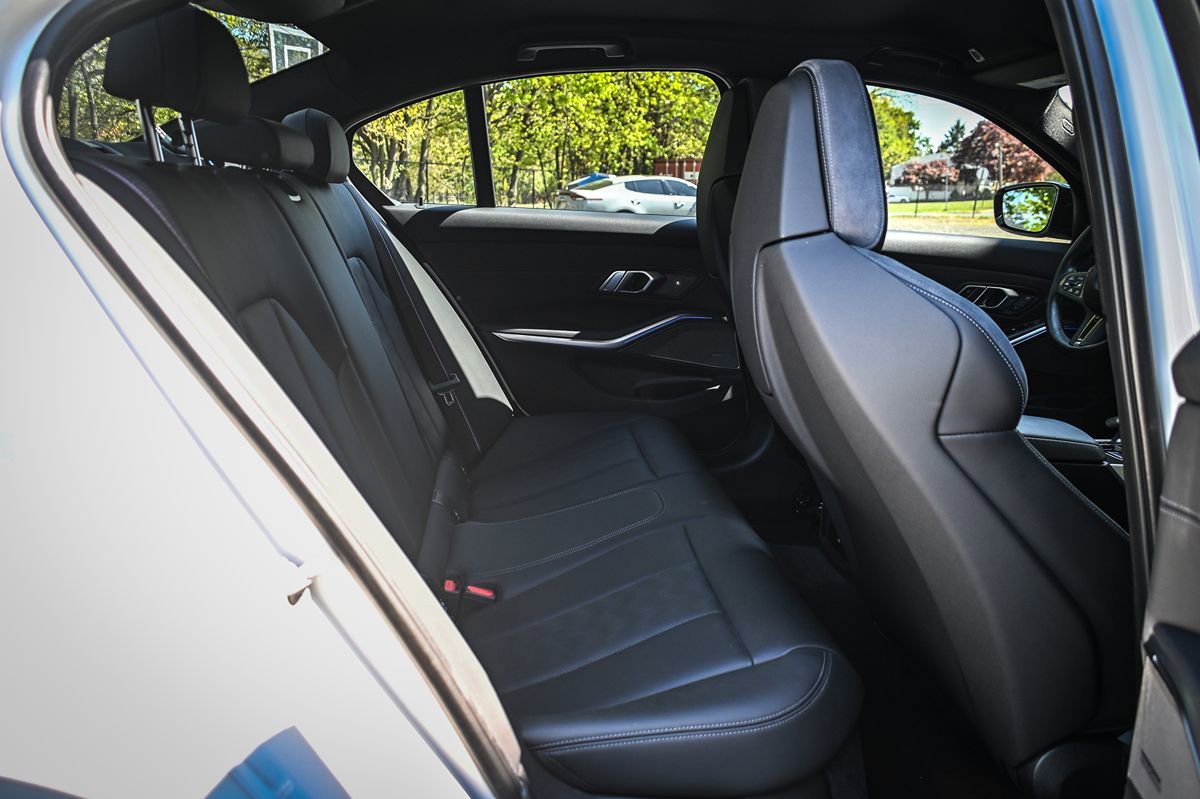 Used 2022 BMW M3 Competition w/ Executive Package AWD/4WD image 17