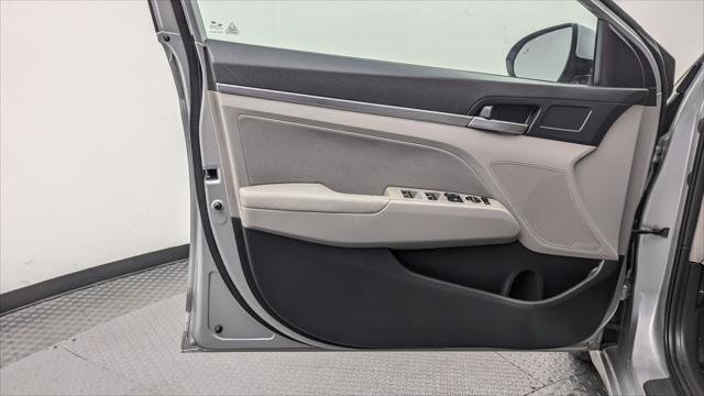 Used 2020 Hyundai Elantra SEL image 13