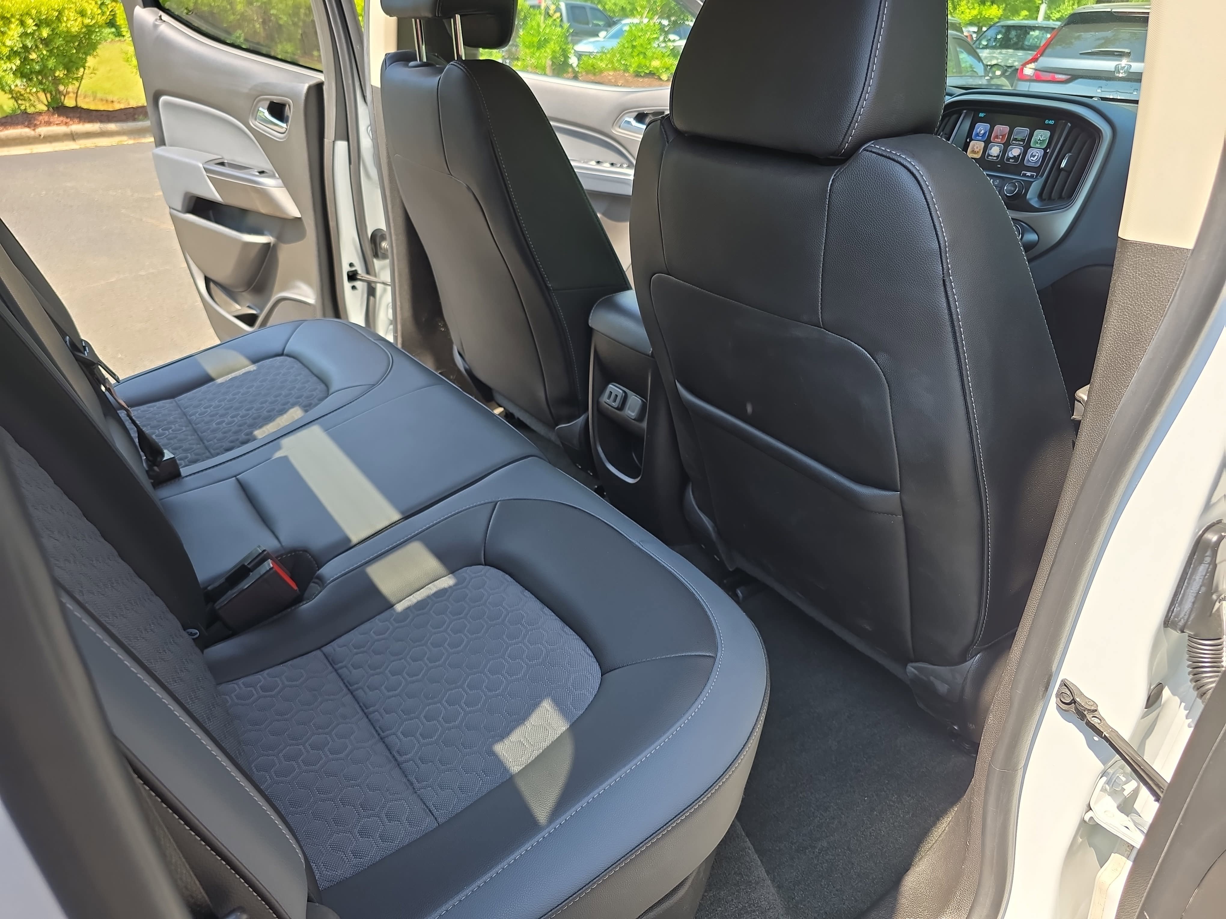 Used 2018 Chevrolet Colorado Z71 AWD/4WD image 11