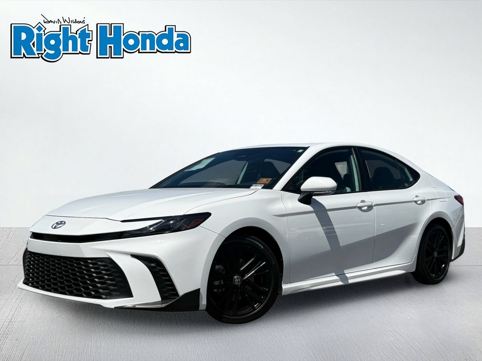 Used 2026 Toyota Camry SE w/ Convenience Package FWD image 2