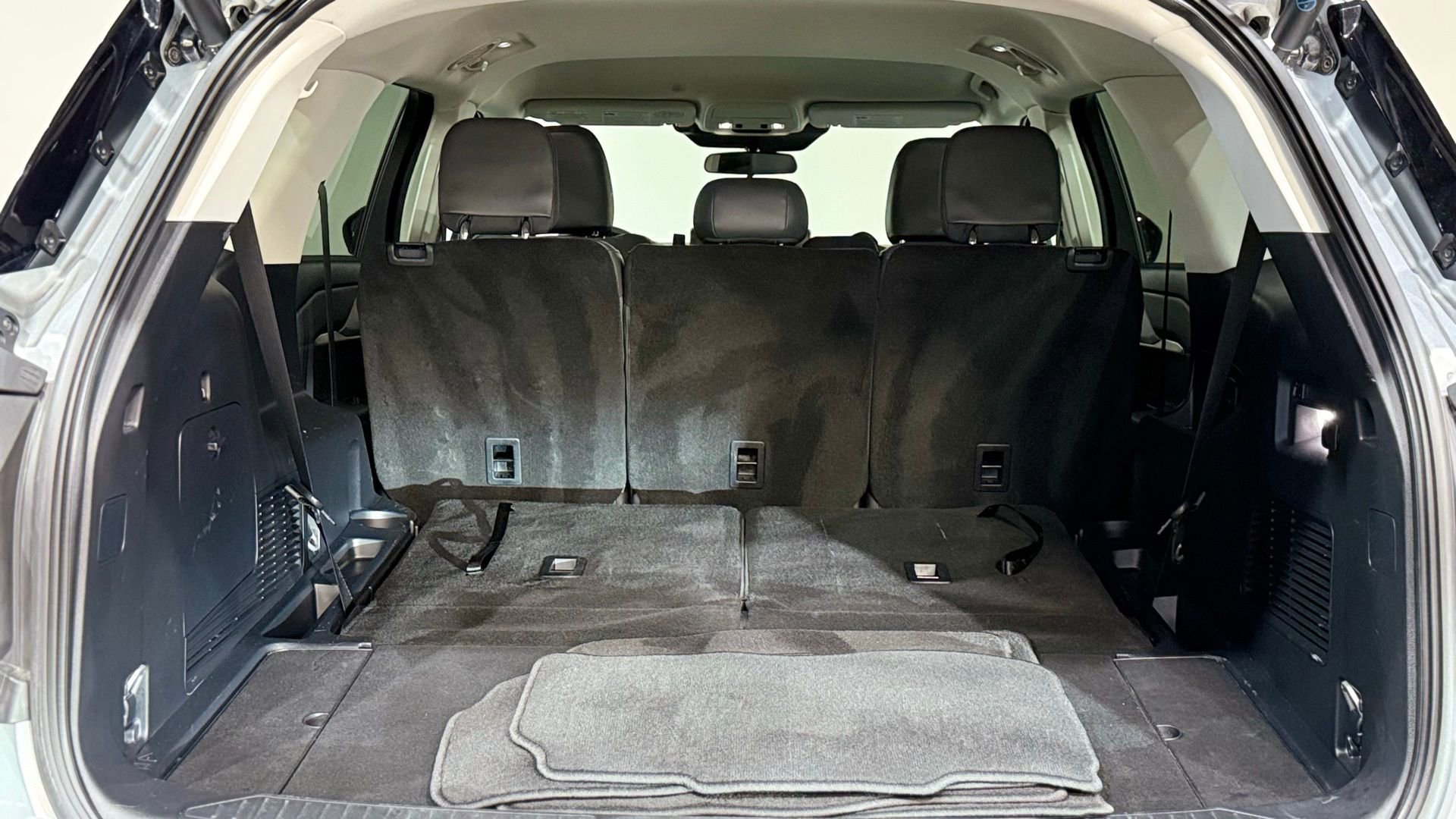 Used 2025 Ford Explorer Active w/ Active Comfort Package image 39