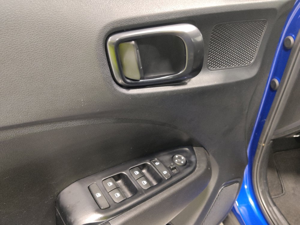 Used 2022 Hyundai Venue Limited FWD image 27
