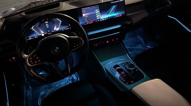 Used 2025 BMW 330i xDrive Sedan w/ M Sport Package image 49