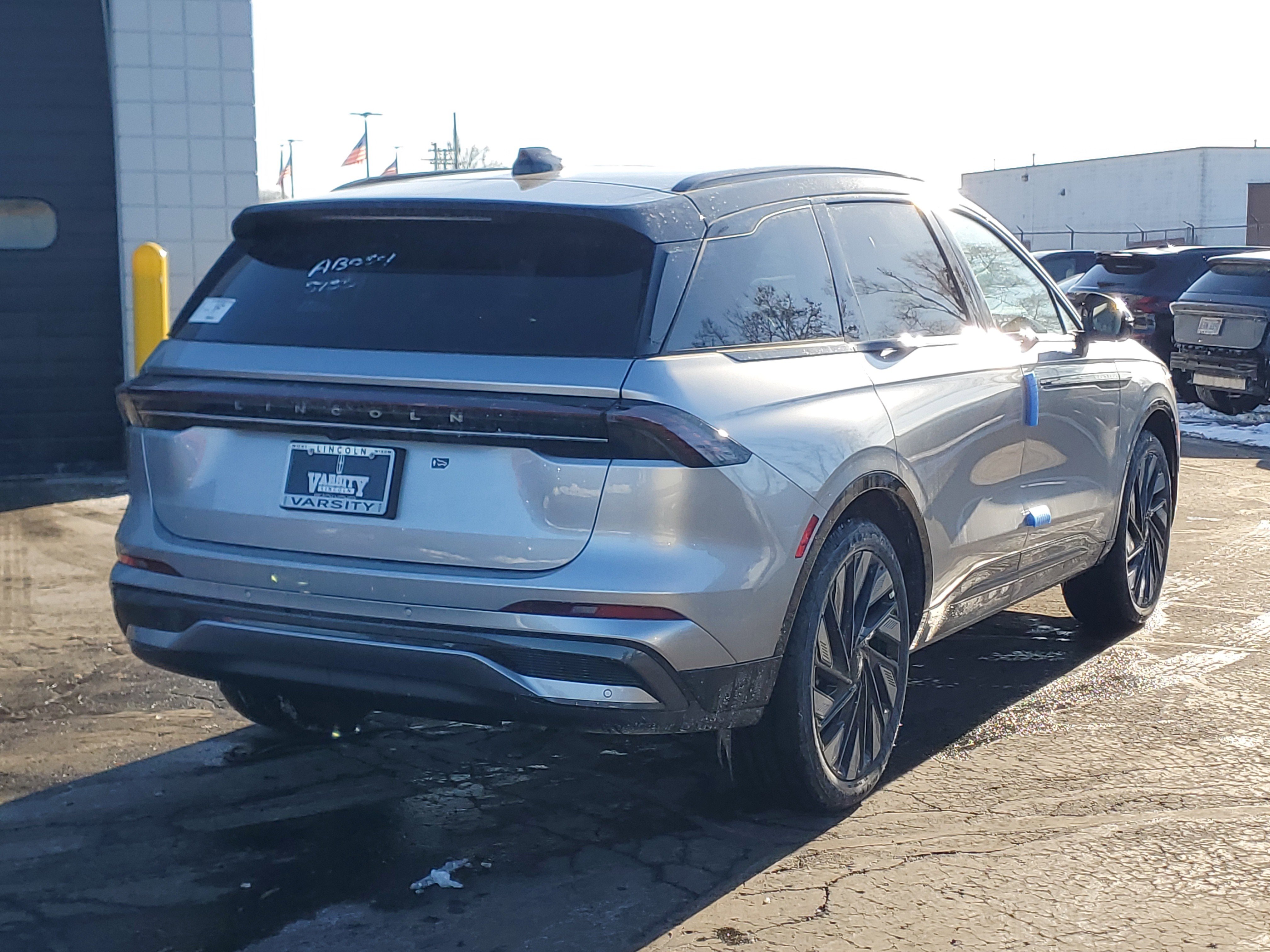 New 2026 Lincoln Nautilus Reserve w/ Jet Appearance Package image 4