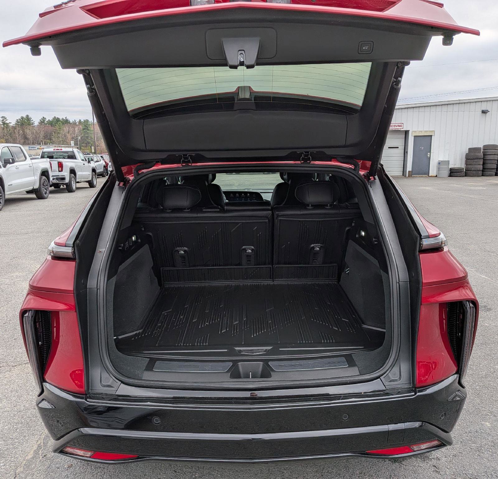 Used 2025 Cadillac Lyriq Sport AWD/4WD image 11