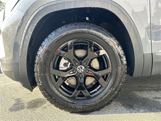 New 2025 Volkswagen Atlas Peak Edition SE image 11