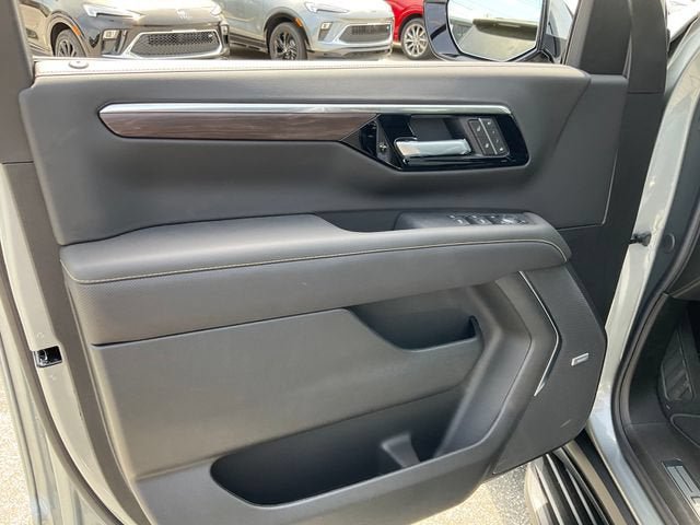 New 2026 Chevrolet Suburban Premier AWD/4WD image 4