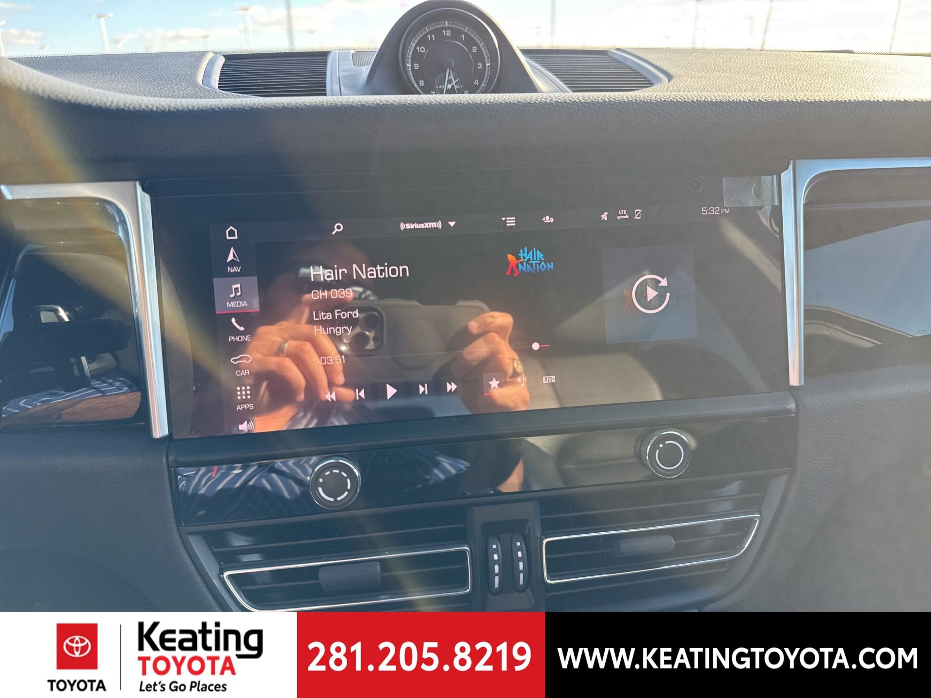 Used 2023 Porsche Macan Turbo image 22