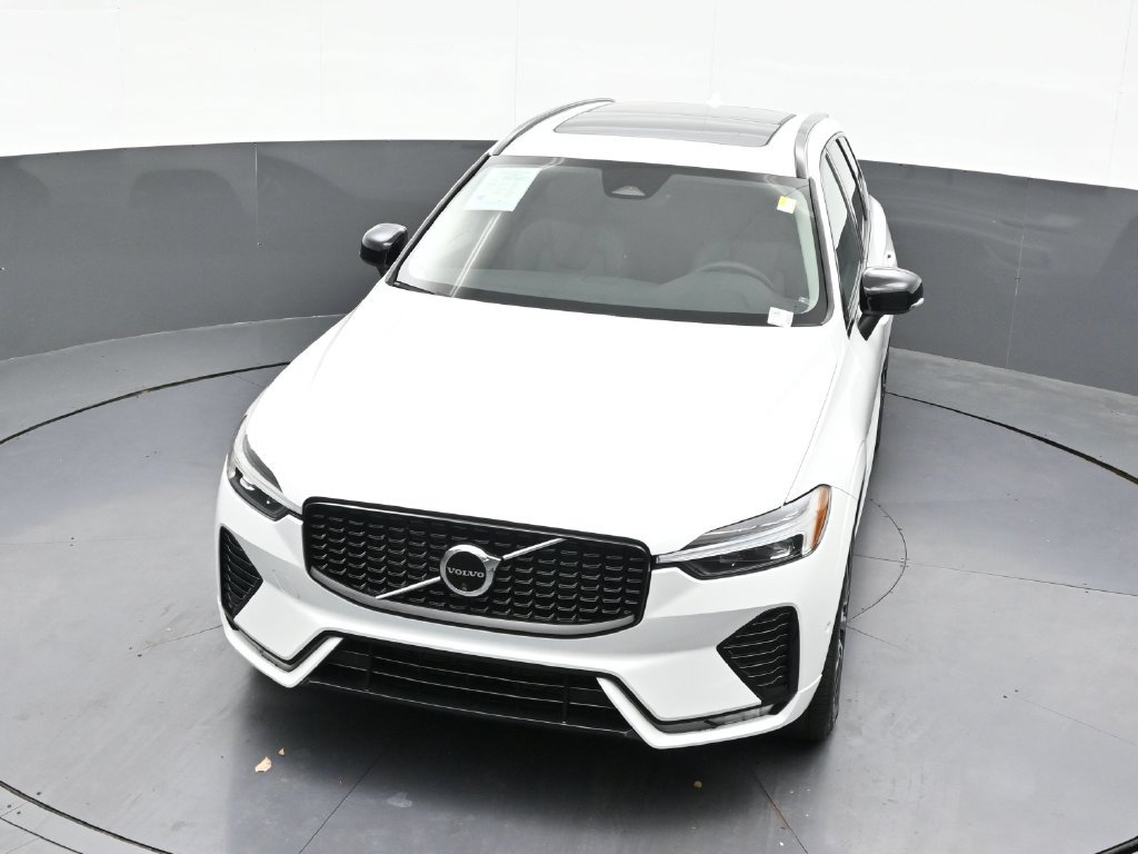 Certified 2024 Volvo XC60 B5 Plus AWD/4WD image 26