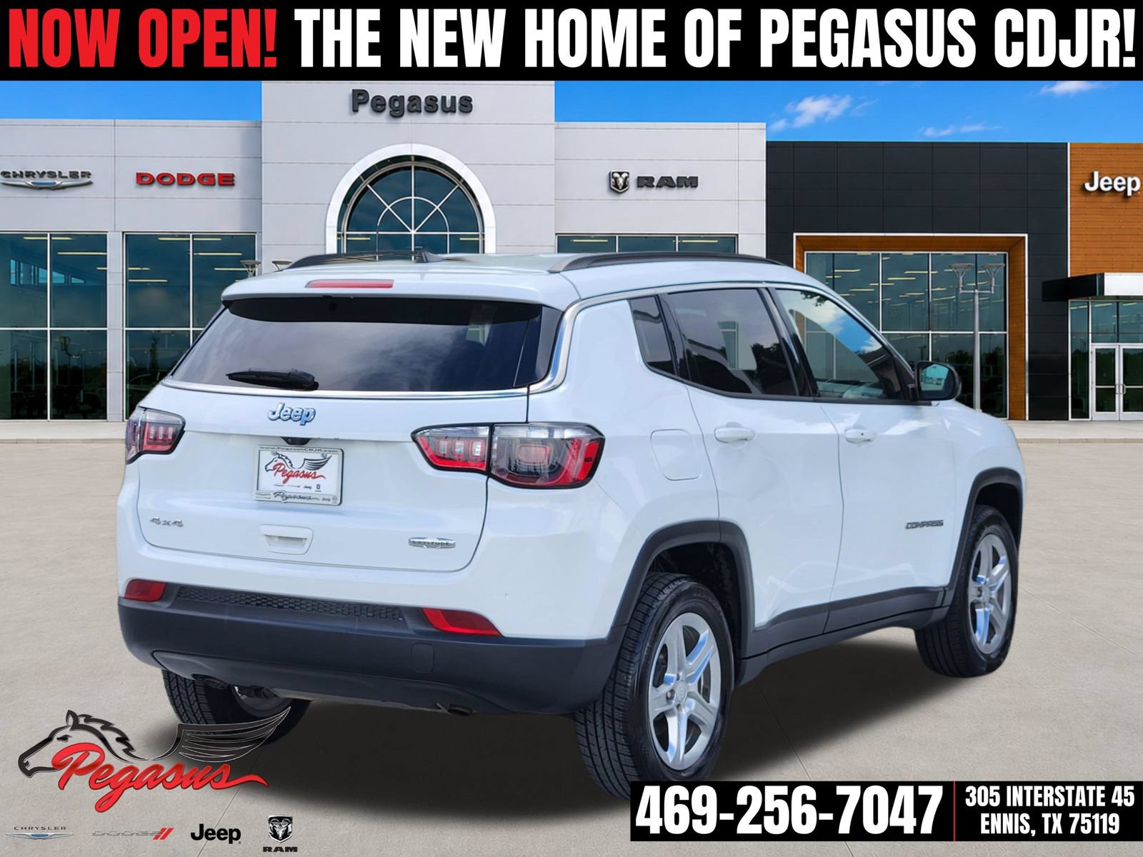 Used 2024 Jeep Compass Latitude AWD/4WD image 5