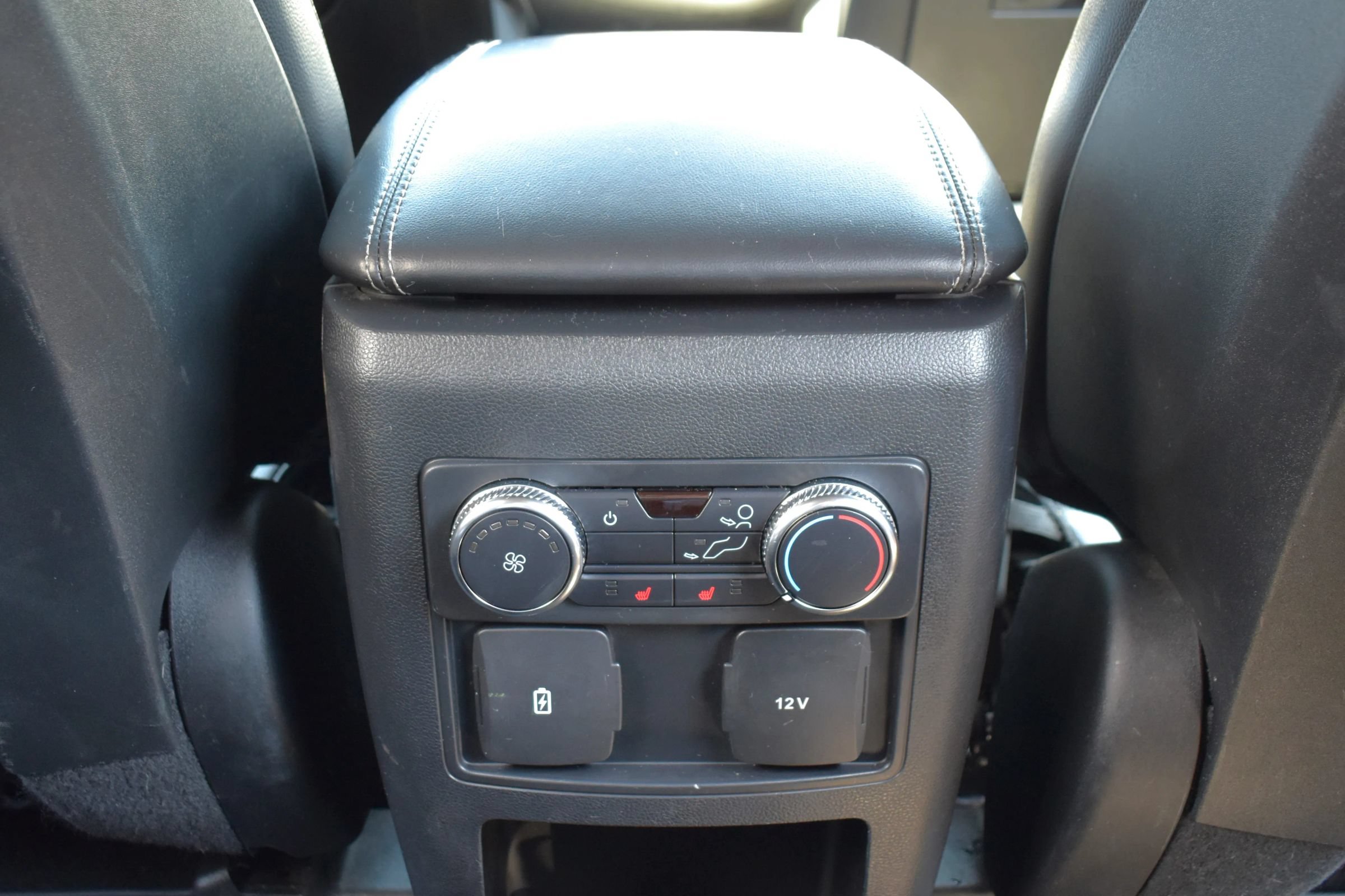 Used 2020 Ford Explorer XLT w/ Equipment Group 202A AWD/4WD image 55