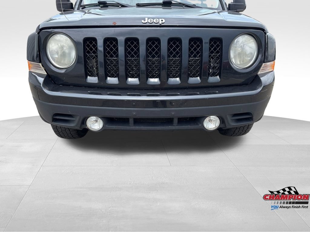 Used 2012 Jeep Patriot Latitude w/ Sun/Sound Group AWD/4WD image 8