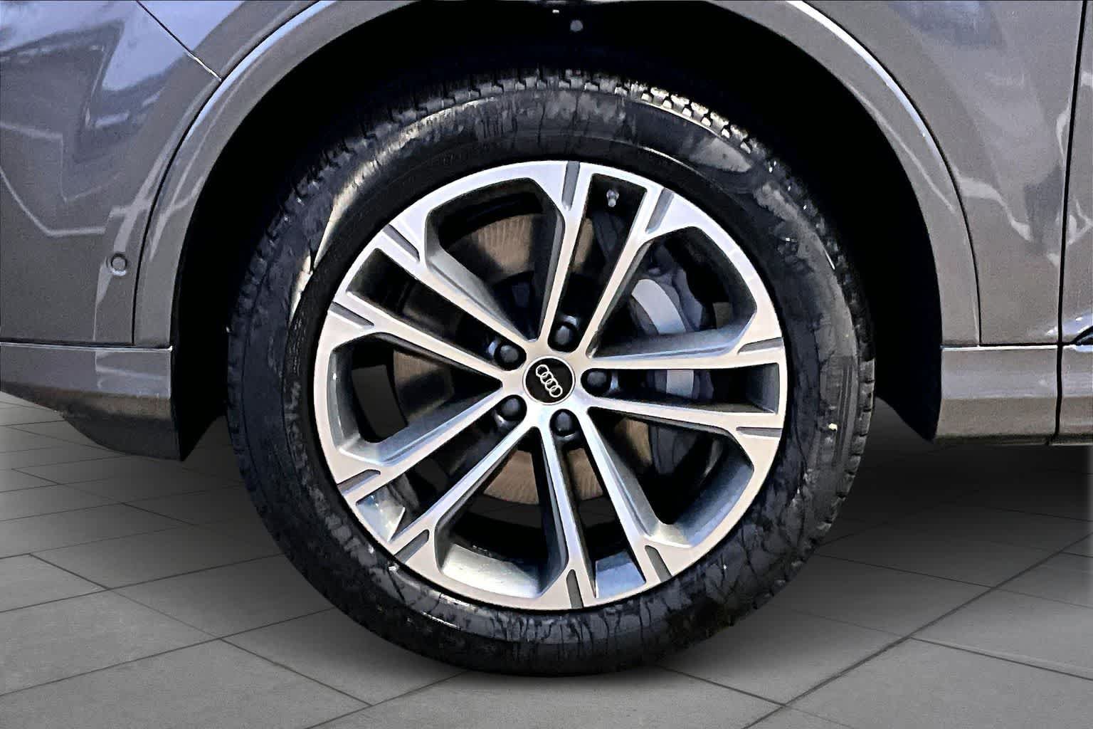 New 2026 Audi Q7 2.0T Premium AWD/4WD image 11