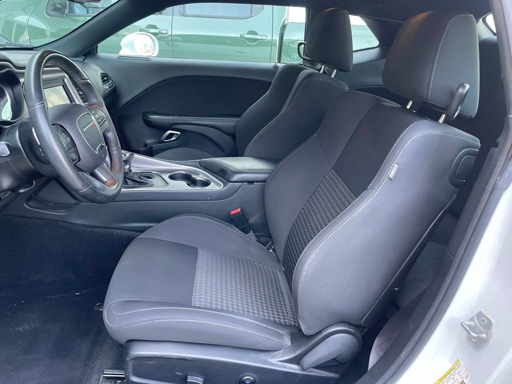 Used 2019 Dodge Challenger R/T w/ Performance Handling Group RWD image 10
