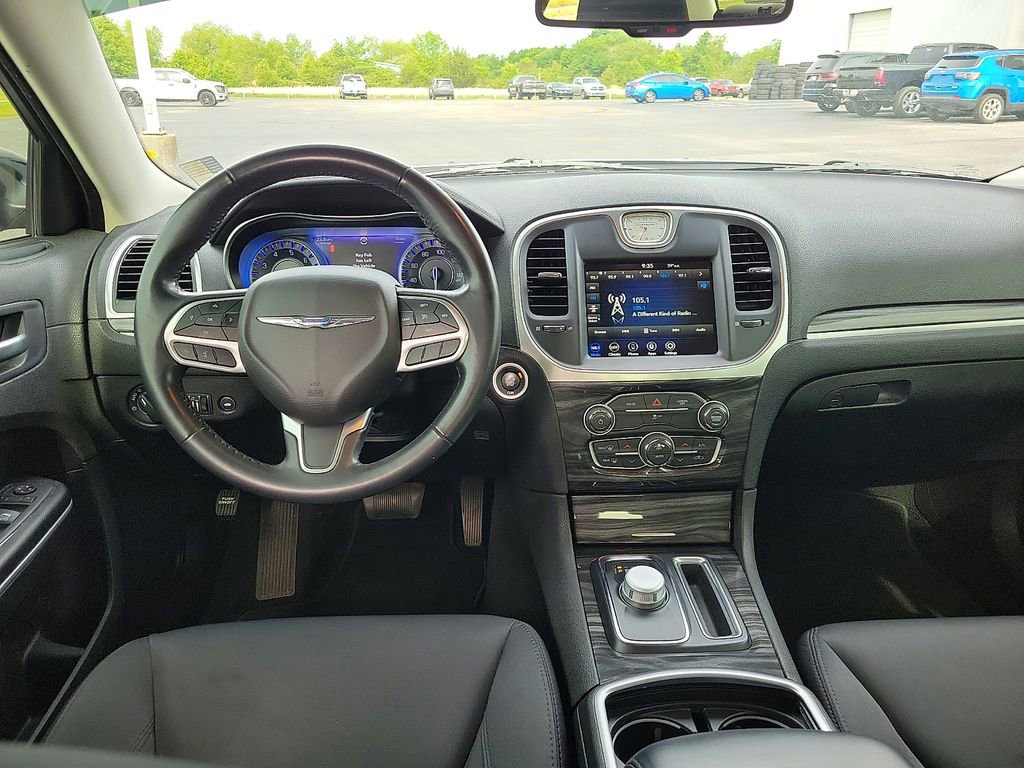 Used 2022 Chrysler 300 Touring w/ Sport Appearance Package RWD image 9
