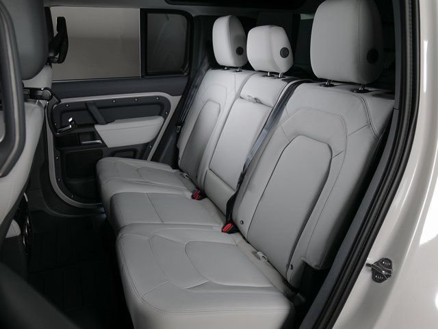 New 2026 Land Rover Defender 110 X-Dynamic SE AWD/4WD image 5