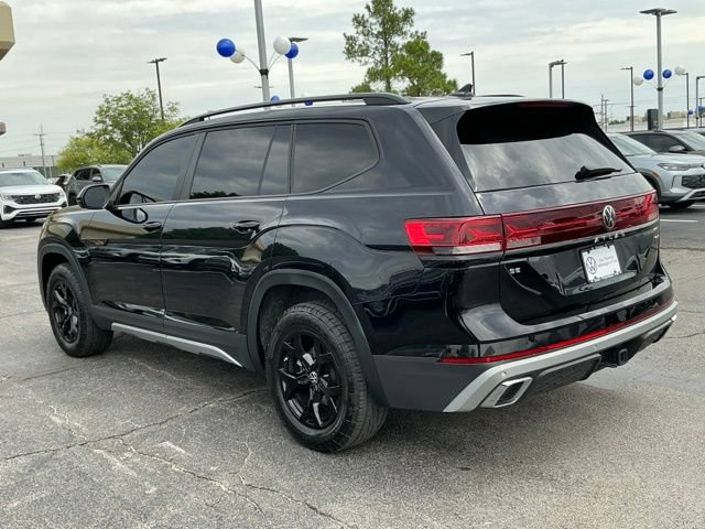 Used 2024 Volkswagen Atlas Peak Edition SE AWD/4WD image 5
