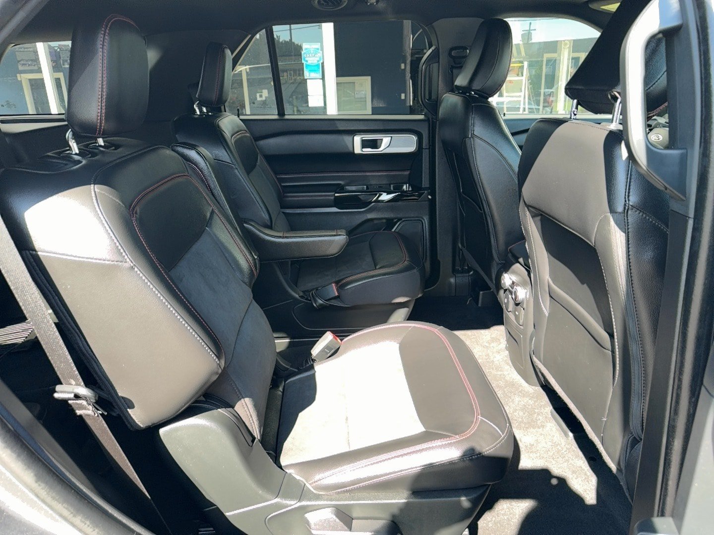 Used 2023 Ford Explorer ST-Line AWD/4WD image 27