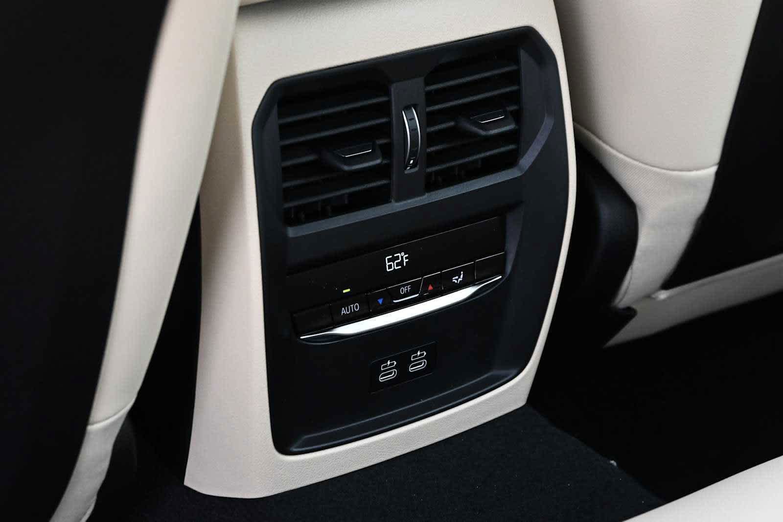 Used 2026 BMW 330i Sedan w/ Premium Package RWD image 23