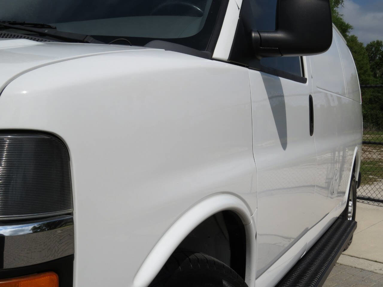 Used 2016 Chevrolet Express 3500 image 21