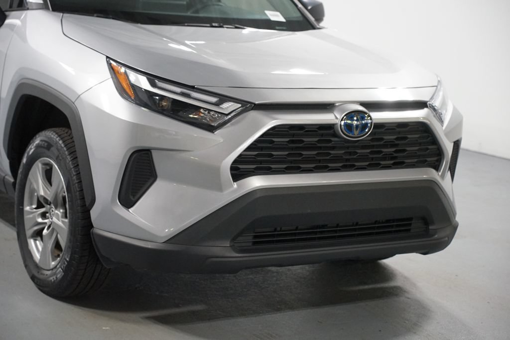 Certified 2024 Toyota RAV4 LE AWD/4WD image 4