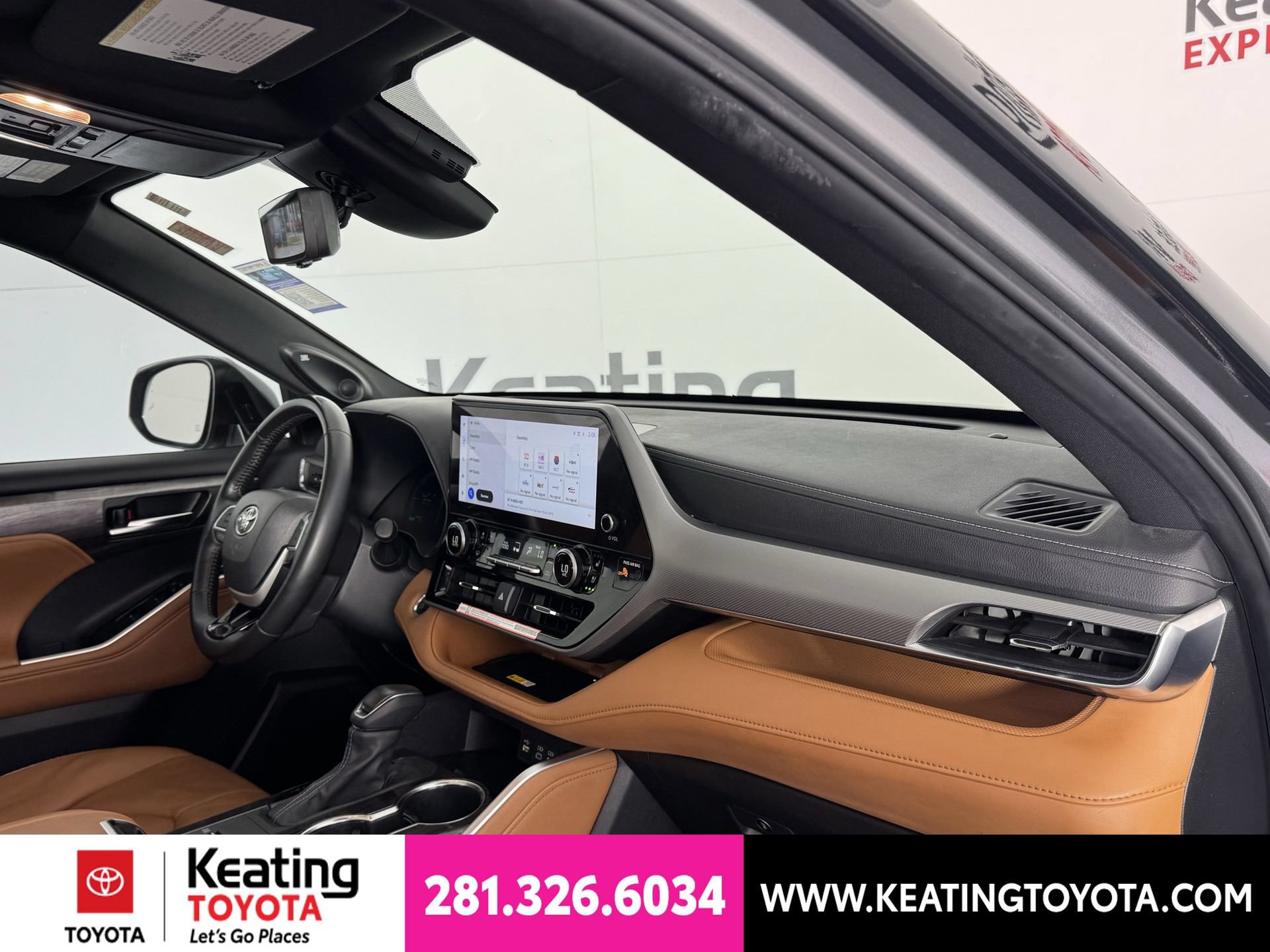 Certified 2025 Toyota Highlander Platinum AWD/4WD image 24