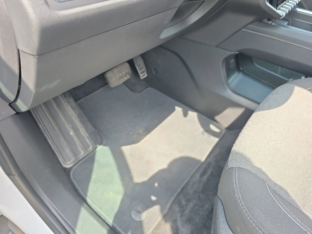 Used 2025 GMC Acadia Elevation FWD image 16