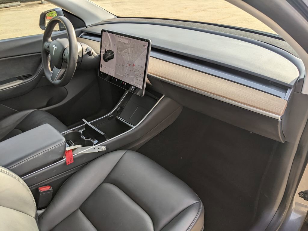 Used 2020 Tesla Model Y Long Range image 21