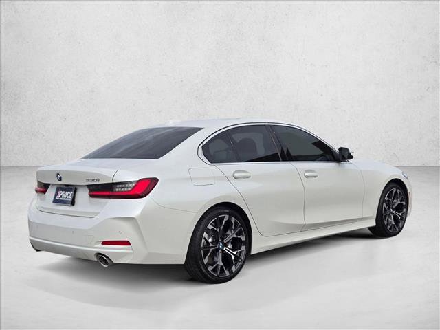 Used 2025 BMW 330i Sedan w/ Premium Package image 5