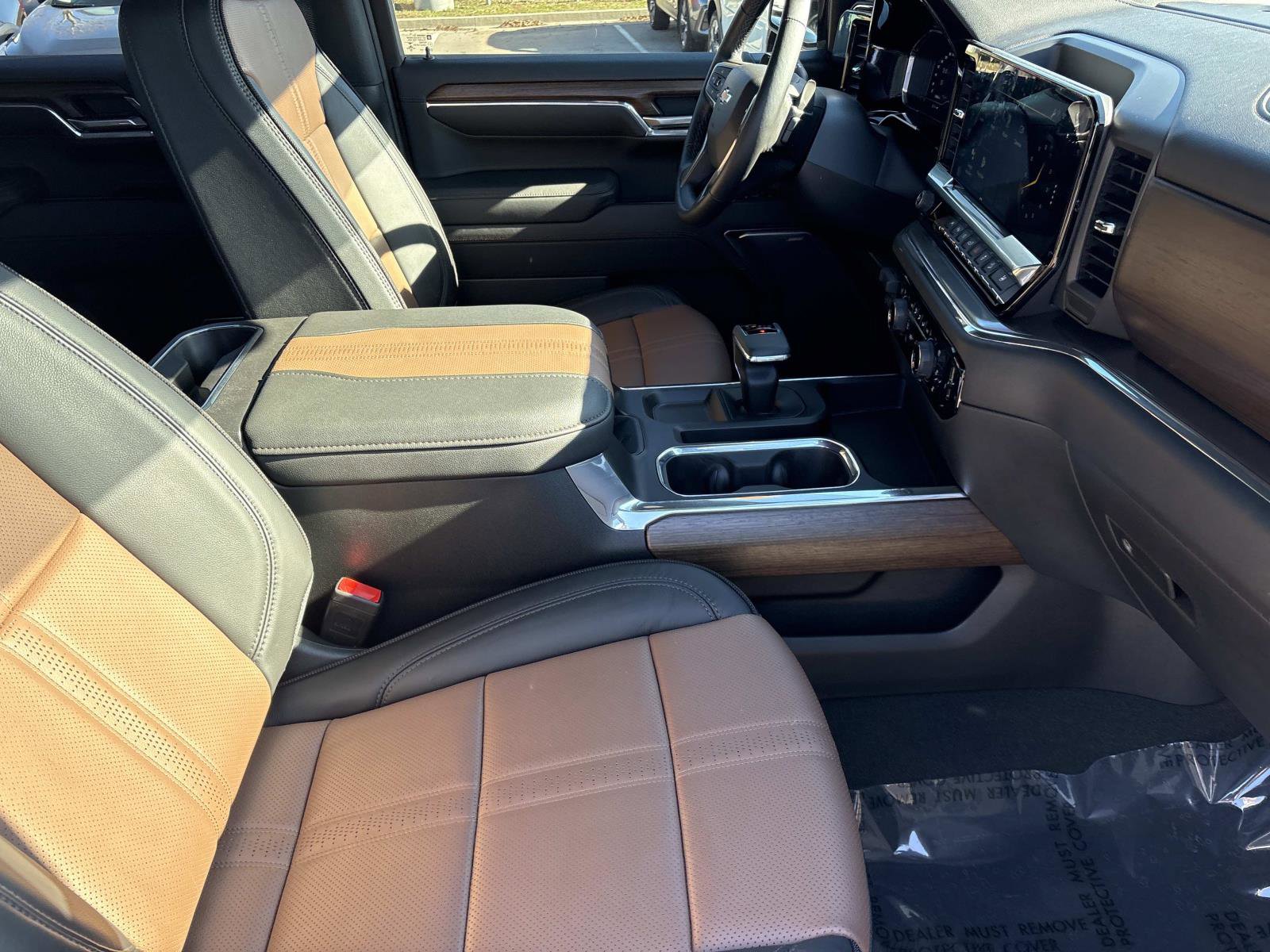 Used 2023 Chevrolet Silverado 1500 High Country w/ Technology Package image 34