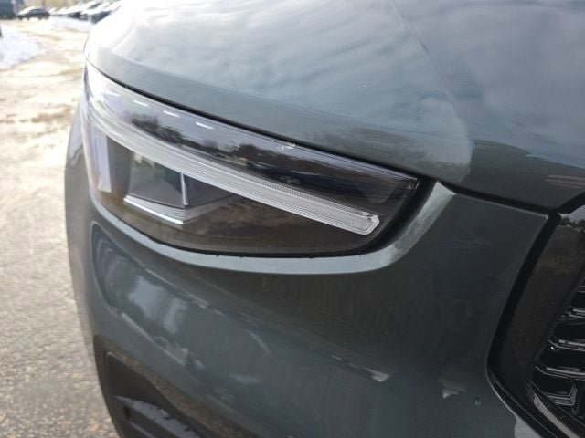 New 2026 Volvo XC40 B5 Core w/ Climate Package AWD/4WD image 10