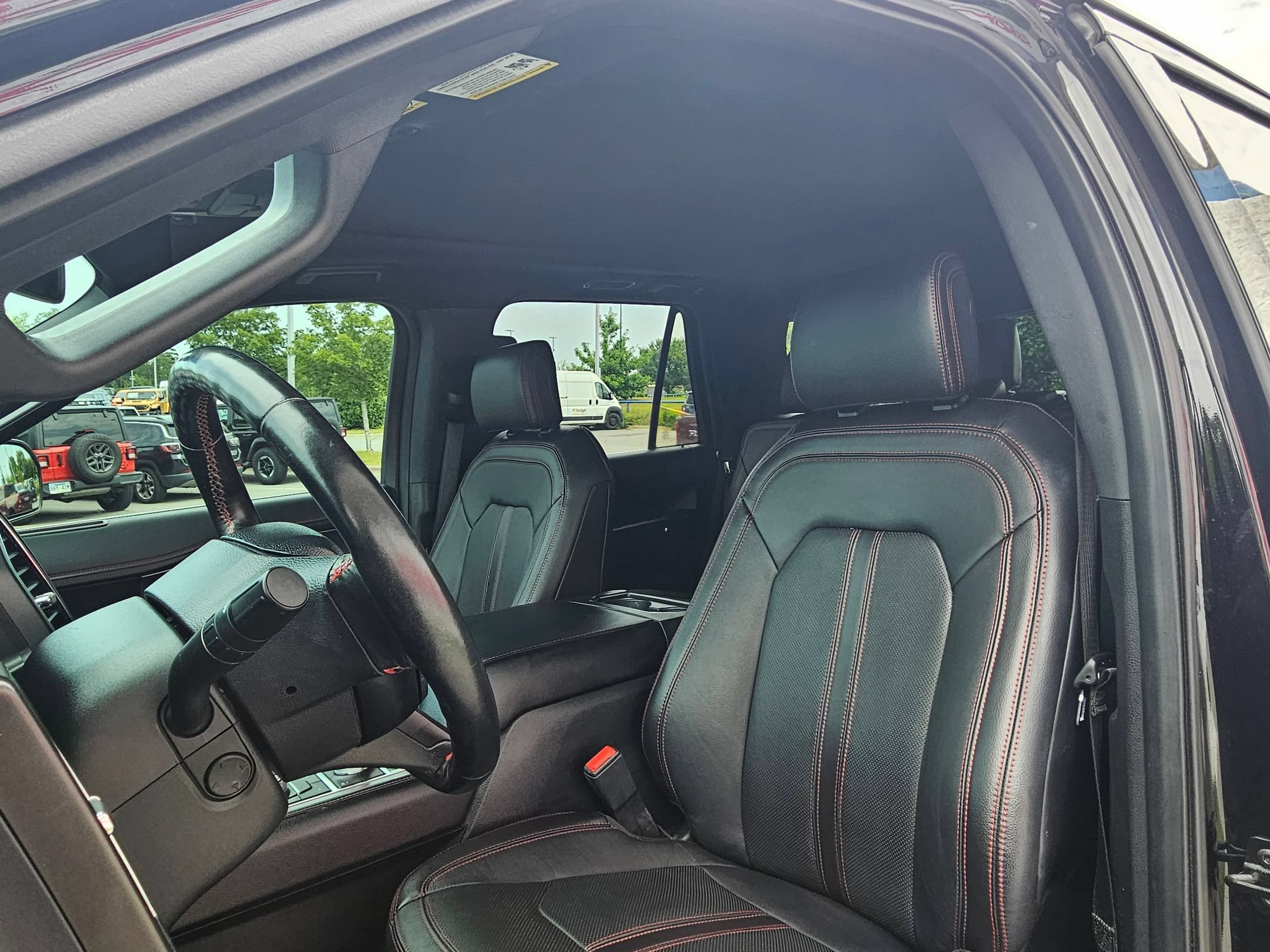 Used 2019 Ford Expedition Limited w/ Equipment Group 303A AWD/4WD image 21