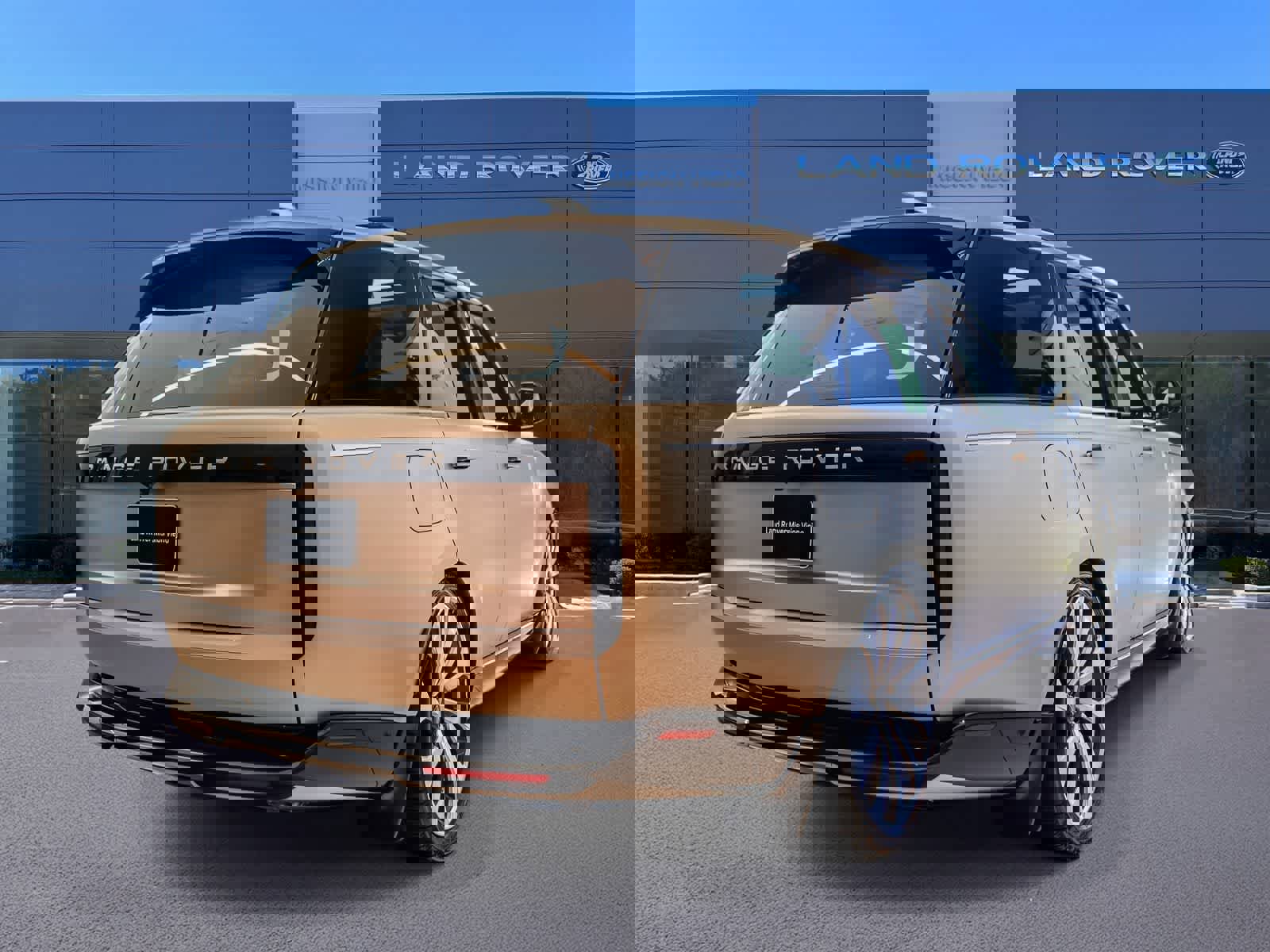 New 2026 Land Rover Range Rover Autobiography image 4