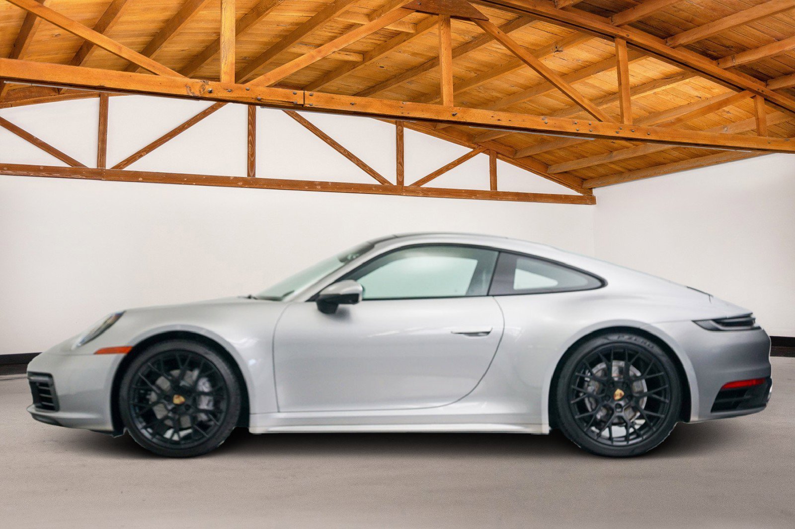 Used 2022 Porsche 911 Carrera image 2