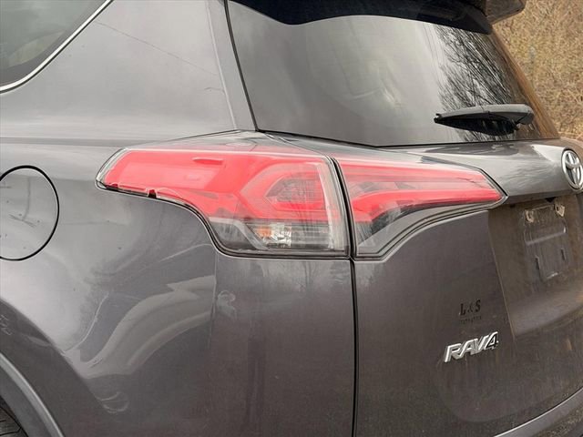 Used 2018 Toyota RAV4 Limited w/ All Weather Liner Package image 24