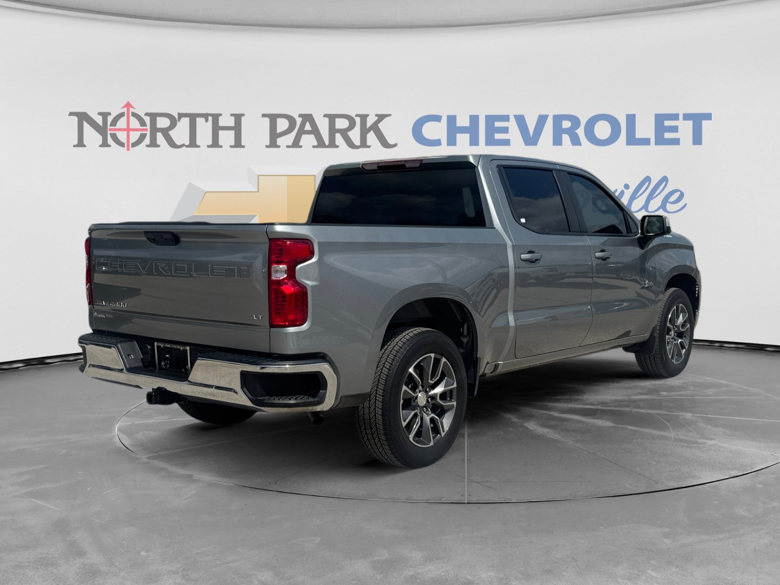 Used 2024 Chevrolet Silverado 1500 LT RWD image 5