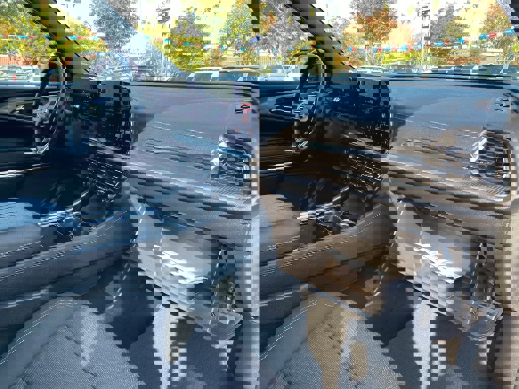 Used 2025 Chevrolet Traverse LT image 28